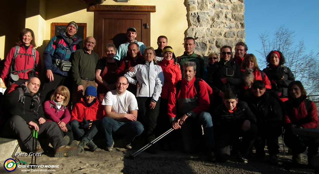 56 Foto di gruppo, ci siamo quasi tutti.JPG